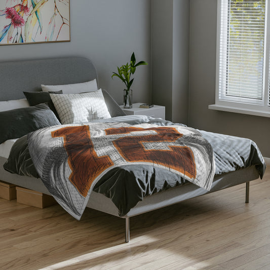 Chic x Cozy SHEDEURIAN '12' Luxe Blanket